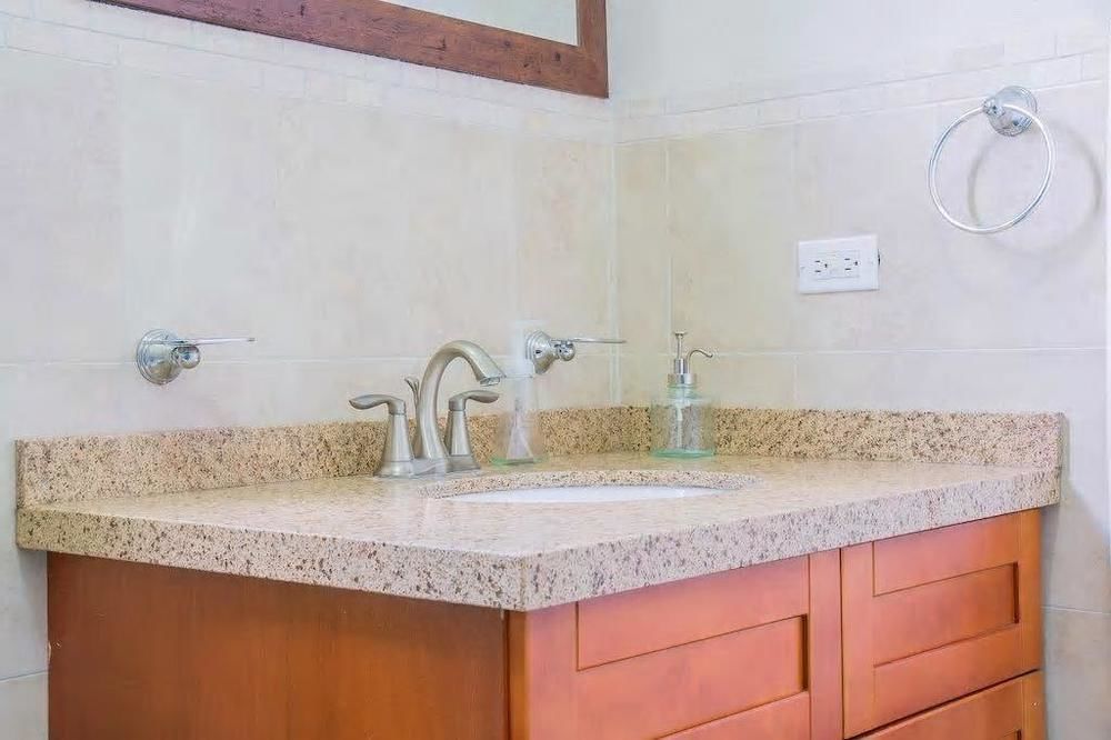 New Kingston Guest Apt At Sonoma Estate Экстерьер фото