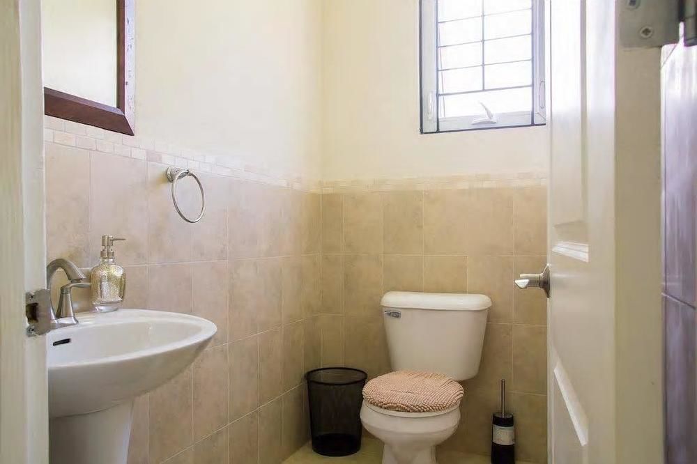 New Kingston Guest Apt At Sonoma Estate Экстерьер фото